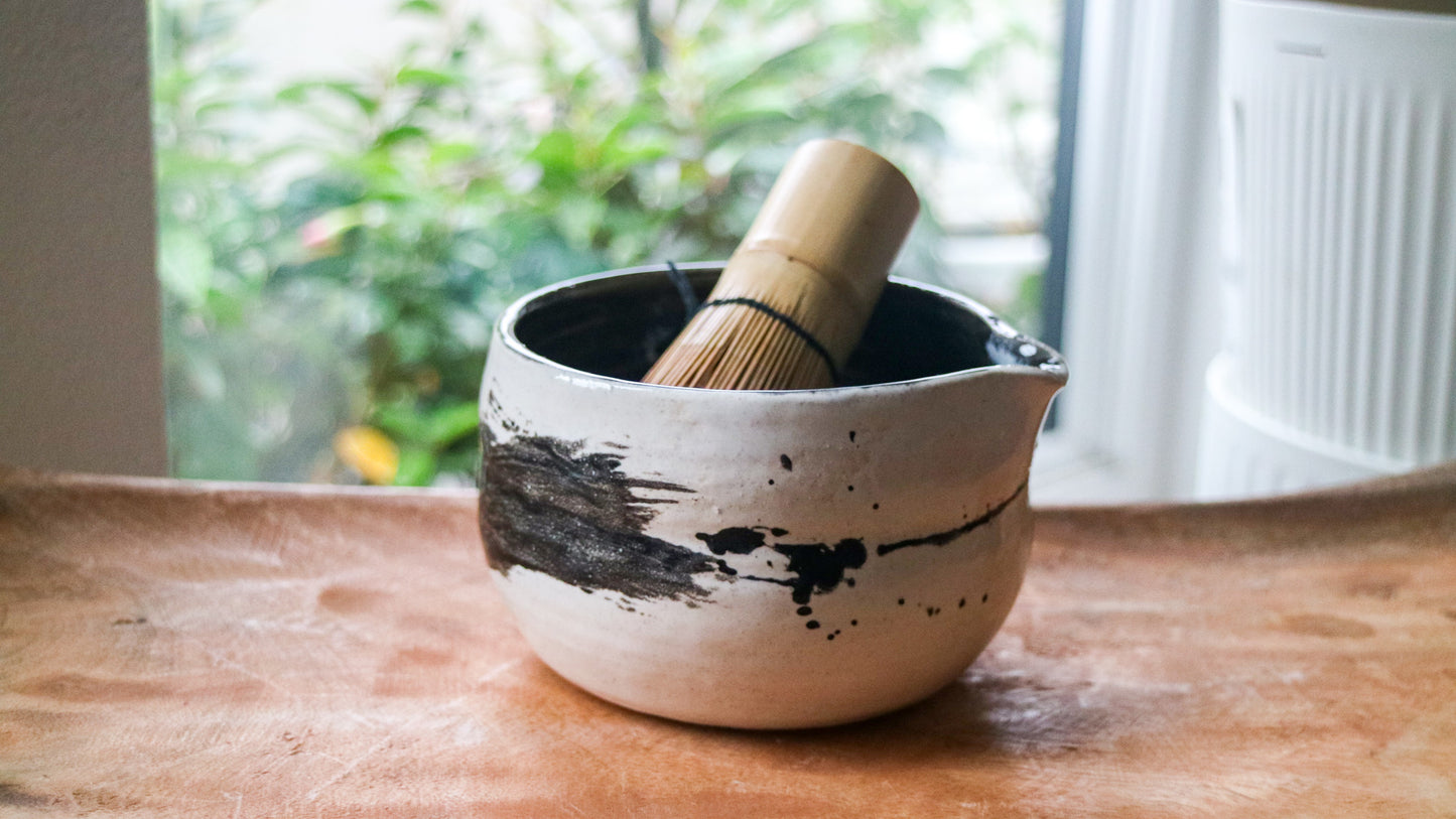 Black Brushstrokes- Handmade Matcha Bowls