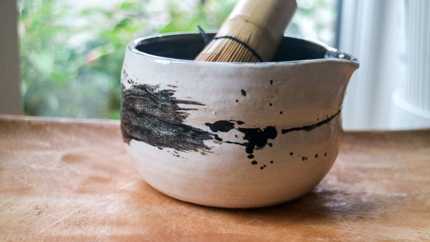 Black Brushstrokes- Handmade Matcha Bowls